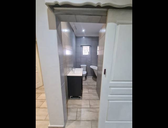 3 BEDROOM HOUSE TO LET IN VANDERBIJLPARK CW 5